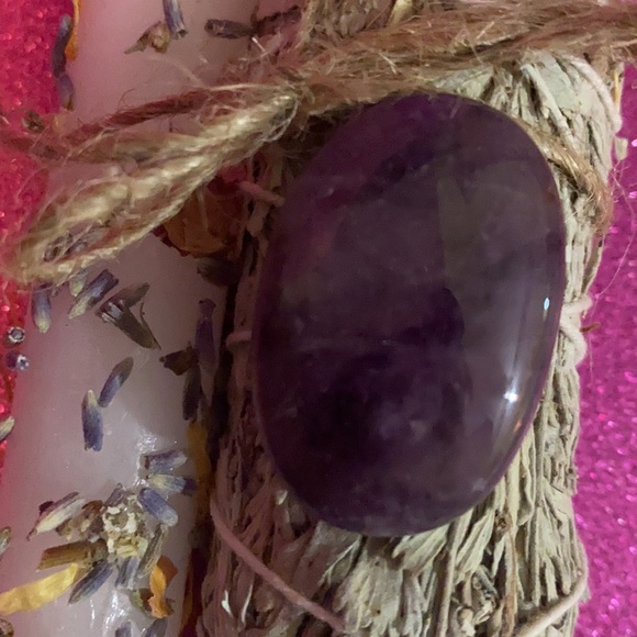 Bundle of sage stick with amethyst stone and anointed flower candle. - Picture 4 of 8